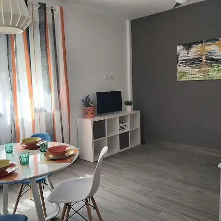 Bnbook Medea Aparthotel *